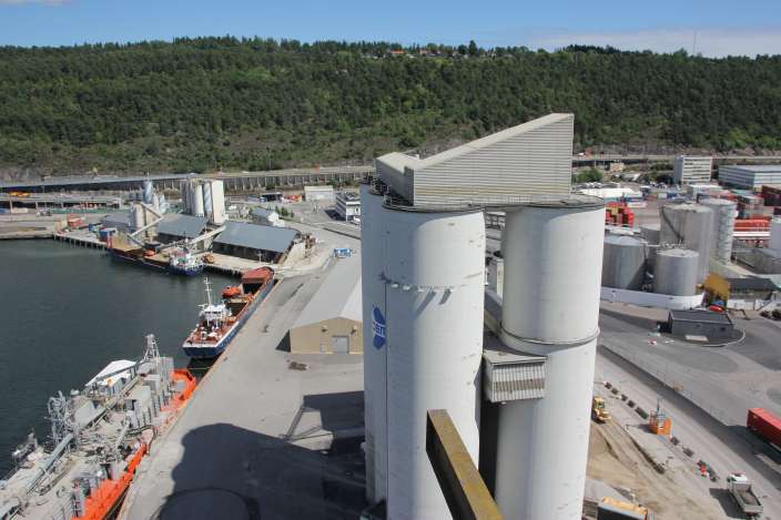 Sement-kongen på Sjursøya Sement-kongen på Sjursøya