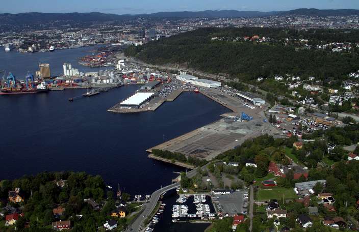Jernbanepukk til Follobanen over Ormsund Jernbanepukk til Follobanen over Ormsund